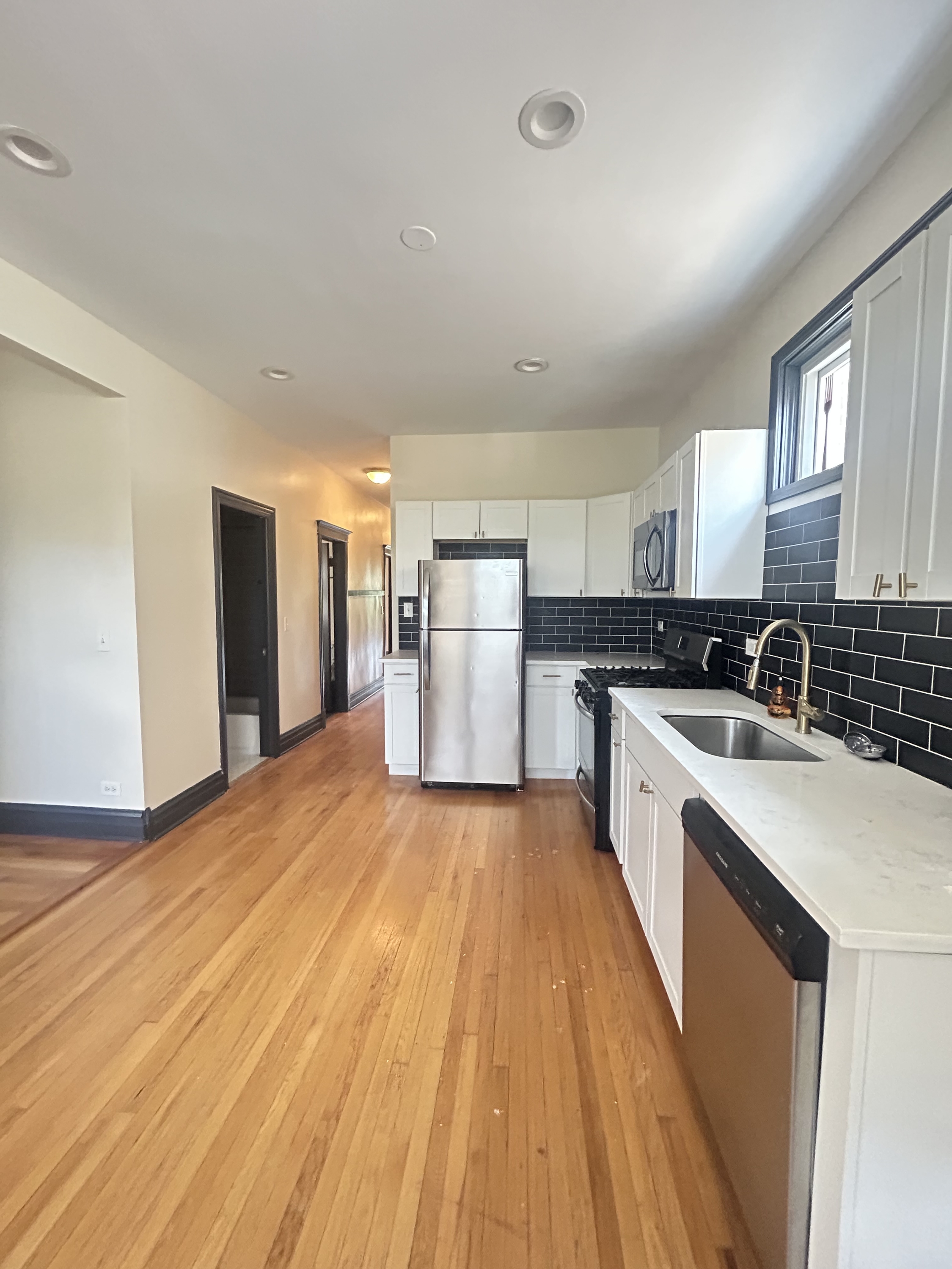 6615 South Ingleside Avenue - 2