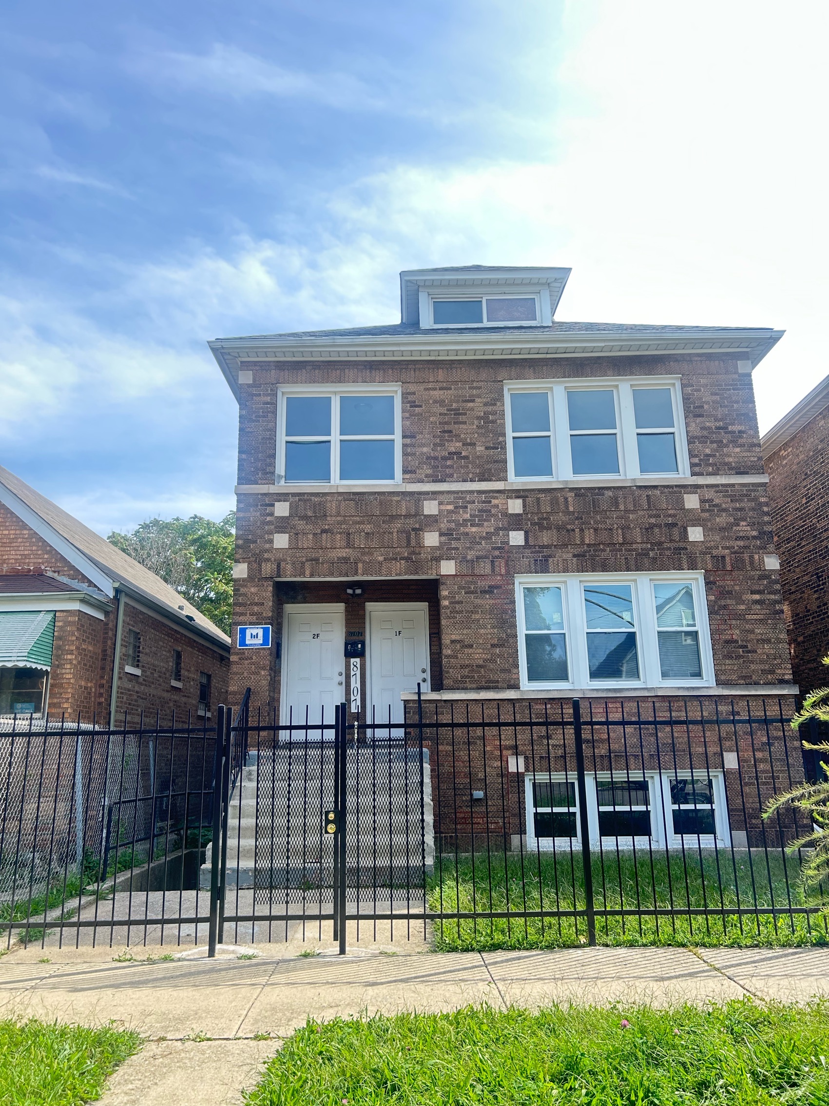 8707 South Manistee Avenue - 1F