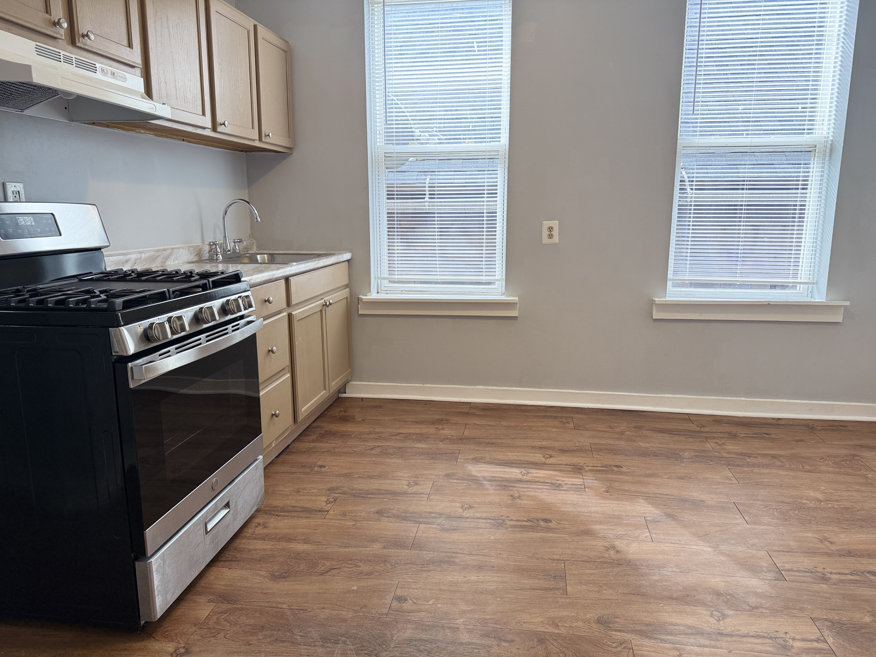 8833 South Exchange Avenue - 3R